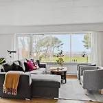 1 Bedroom Cozy In *
