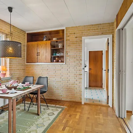 1 Bedroom Cozy In Holiday home