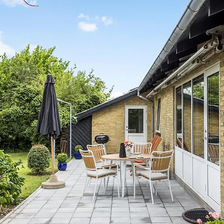 1 Bedroom Cozy In Semesterbostad *