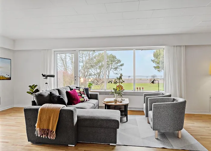 1 Bedroom Cozy In *